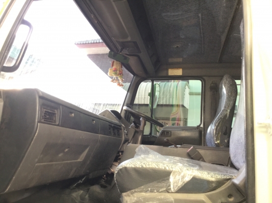 ขาย10ล้อHINO2k2เพลาดั้มมีระบบลากจูงพร้อมแอร์เย็นเล่มพร้อมโอน