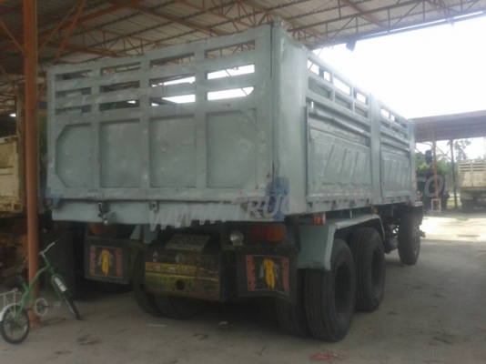 รถบรรทุก 10 ล้อดัมพ์ ISUZU ROCKY