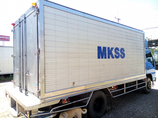 6 ล้อกลาง   *ตู้เปียก-สแตนเลส*  ISUZU  *EURO.2*  NPR 130 แรงม้า *ยาว 5.00 ม.* รถสวยเดิม+สวยจริง * รถห้างแท้ * มีเล่มพร้อม *