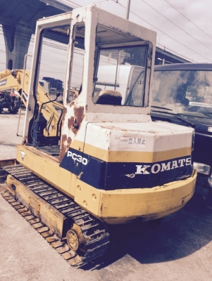 KOMATSU PC30-6