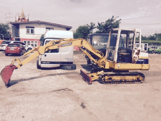 KOMATSU PC30-6