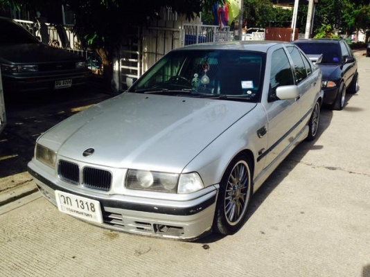BMW E36  ปี93  เกียร์ออโต้  แก๊สหัวฉีดถังโดนัท  กล็อฟ์ 0804465223