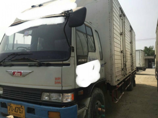 หกล้อ HINO FF3H 195แรง รถห้างปี45 บรรทุกตู้ สภาพพร้อมใช้งาน ทะเบียนพร้อมโอน ^^ มี3คัน~ราคาเบาๆต่อรองได้ ^^ ครับท่าน