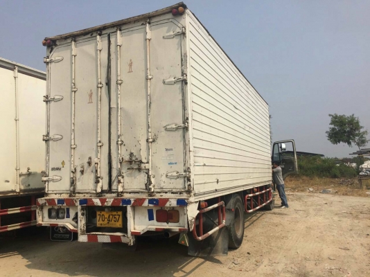 หกล้อ HINO FF3H 195แรง รถห้างปี45 บรรทุกตู้ สภาพพร้อมใช้งาน ทะเบียนพร้อมโอน ^^ มี3คัน~ราคาเบาๆต่อรองได้ ^^ ครับท่าน