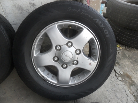 ล้อแม็ก 15นิ้ว 6รู อีซุสุ พร้อมยาง สวยๆ 4 ล้อ ราคา 5300 บาท