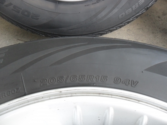 ล้อแม็ก 15นิ้ว 6รู อีซุสุ พร้อมยาง สวยๆ 4 ล้อ ราคา 5300 บาท