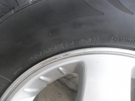 ล้อแม็ก 15นิ้ว 6รู อีซุสุ พร้อมยาง สวยๆ 4 ล้อ ราคา 5300 บาท