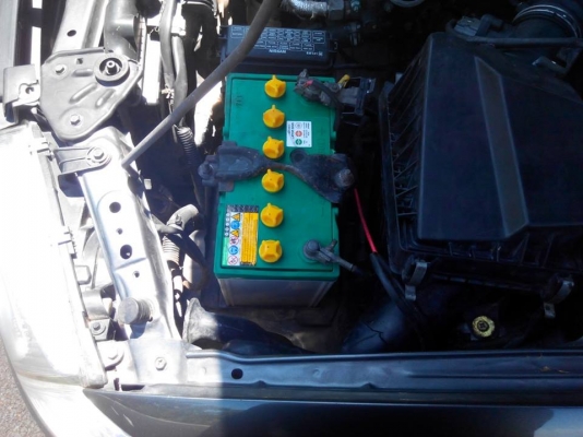 NISSUN ALMERA yung 2003 รถบ้านสภาพสวยๆติดแก๊สหัวฉีดรูปถ่ายสดแบบชัดใกล้ๆ