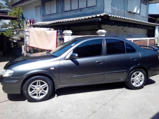 NISSUN ALMERA yung 2003 รถบ้านสภาพสวยๆติดแก๊สหัวฉีดรูปถ่ายสดแบบชัดใกล้ๆ