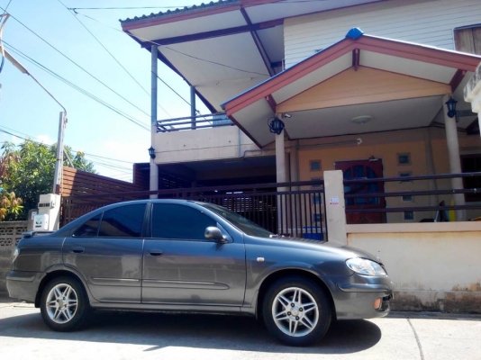 NISSUN ALMERA yung 2003 รถบ้านสภาพสวยๆติดแก๊สหัวฉีดรูปถ่ายสดแบบชัดใกล้ๆ