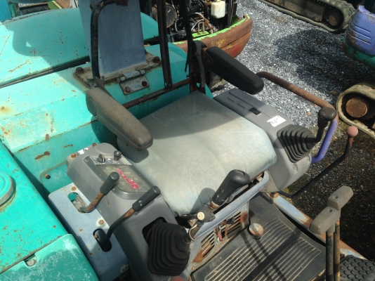 ขายด่วน !!!! รถแม็คโค KOMATSU PC30-7 มีหัวเจาะในตัว รถนอก สภาพสวย มีเอกสาร พร้อมใช้งาน (เจ้าของขายเอง) ขายด่วน !!!! รถแม็คโค KOMATSU PC30-7 มีหัวเจาะในตัว รถนอก สภาพสวย มีเอกสาร พร้อมใช้งาน (เจ้าของขายเอง)