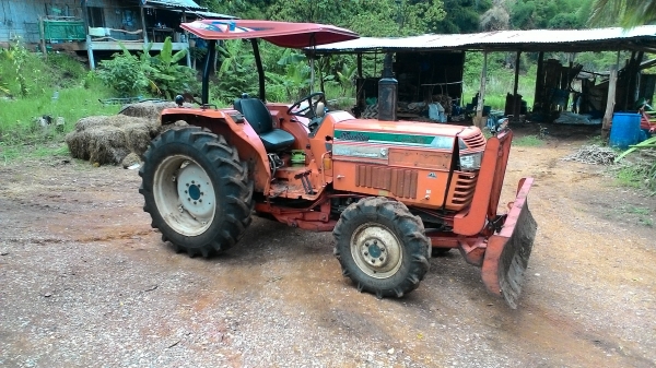 ขายรถไถ L-1  ขนาด33แรงพร้อมผาน 24 นิ้วและหางตัดหญ้า