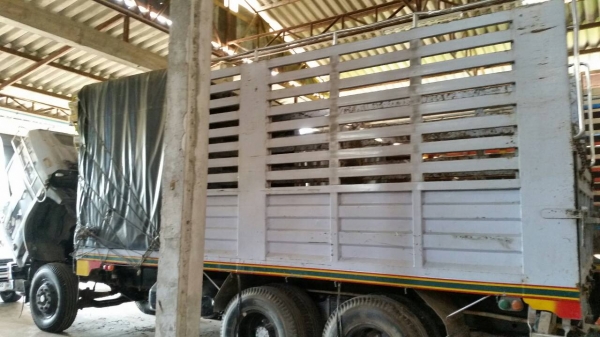 รถฮีโน่ 10 ล้อ รั้ว ( ไม่ดั้ม ) FL1J 210 แรงม้า. สนใจติดต่อ 081 - 6079515 รถฮีโน่ 10 ล้อ รั้ว ( ไม่ดั้ม ) FL1J 210 แรงม้า. สนใจติดต่อ 081 - 6079515