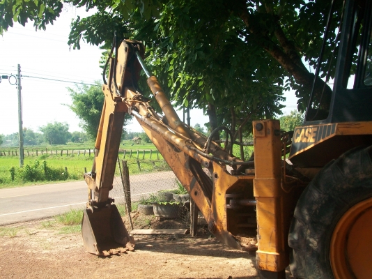 ขายรถหน้าตักหลังขุด case  580F (4x4)