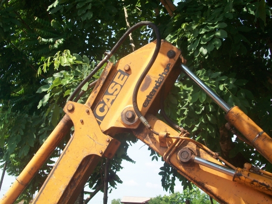 ขายรถหน้าตักหลังขุด case  580F (4x4)