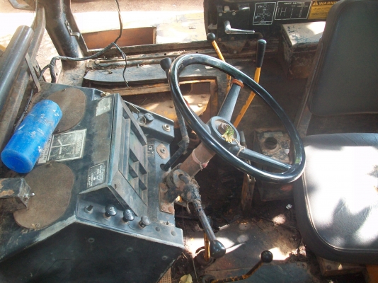 ขายรถหน้าตักหลังขุด case  580F (4x4)