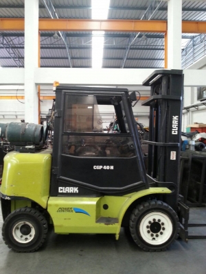 รถยกโฟร์คลิฟท์ ยี่ห้อCLARK