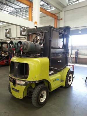 รถยกโฟร์คลิฟท์ ยี่ห้อCLARK