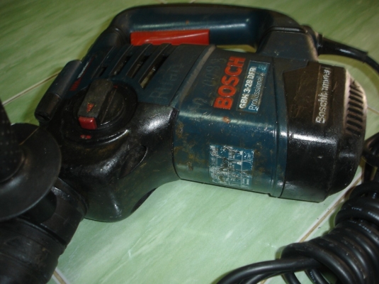 ขายสว่านโรตารี่ 3 ระบบ BOSCH รุ่น GBH 3-28 DFR(800w.)