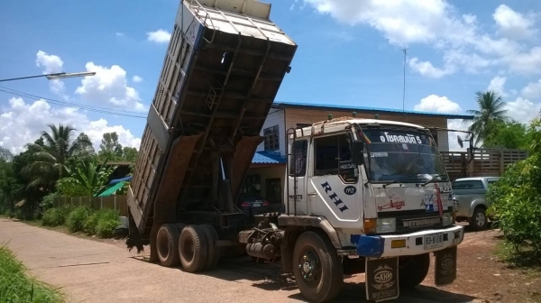 ขาย 10 ล้อดั้ม ไอ้หลง FN527M-TD สภาพสวยเดิมๆ เครื่อง 6D16 195 แรงม้า คัสซีสวย เกียร์ 10 สปีด เบรคใหญ่ เพลาบุ๋ม ทะเบียนพร้อมโอน