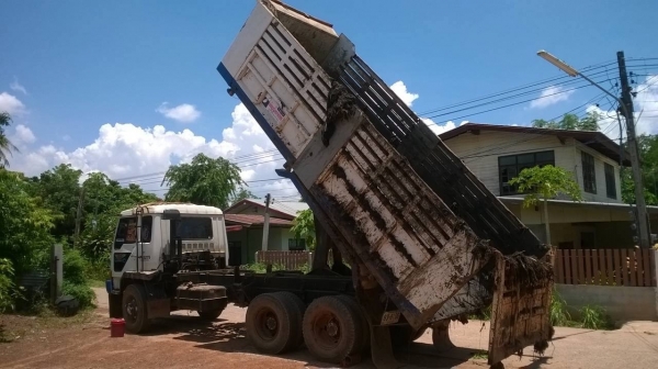 ขาย 10 ล้อดั้ม ไอ้หลง FN527M-TD สภาพสวยเดิมๆ เครื่อง 6D16 195 แรงม้า คัสซีสวย เกียร์ 10 สปีด เบรคใหญ่ เพลาบุ๋ม ทะเบียนพร้อมโอน