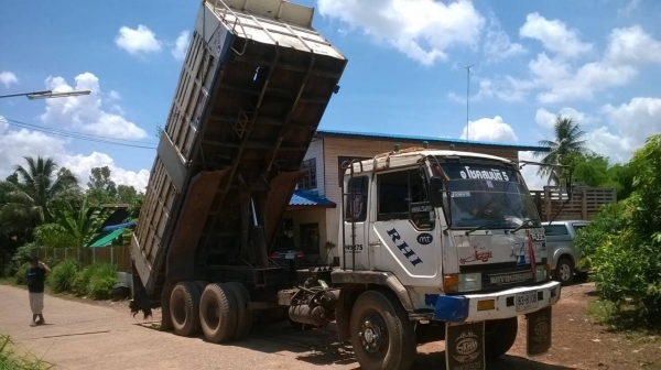 ขาย 10 ล้อดั้ม ไอ้หลง FN527M-TD สภาพสวยเดิมๆ เครื่อง 6D16 195 แรงม้า คัสซีสวย เกียร์ 10 สปีด เบรคใหญ่ เพลาบุ๋ม ทะเบียนพร้อมโอน