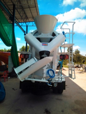 รับต่อรถโม่ปูน 4 คิว