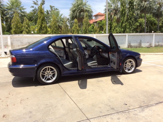 ขายรถ BMW E39 523I ปี97 เครื่องเดิมๆ 2.4 เกียร์ออโต้ทริปโทนิก ติดแก๊ส LPG ระบบหัวฉีด ไฟฟ้าทั้งคัน เบาะหนังแท้สวยๆปรับไฟฟ้า ลายไม้สวย พวงมาลัยมัลติฟังก์ชั่น แอร์ดิจิตอล airbag/abs ตัวถังสวยเดิมสีเงาสวย แม็กAC17" รถขับดีมาก ช่วงล่างแน่นๆ รถสวยพร้อมใช้ง ขายรถ BMW E39 523I ปี97 เครื่องเดิมๆ 2.4 เกียร์ออโต้ทริปโทนิก ติดแก๊ส LPG ระบบหัวฉีด ไฟฟ้าทั้งคัน เบาะหนังแท้สวยๆปรับไฟฟ้า ลายไม้สวย พวงมาลัยมัลติฟังก์ชั่น แอร์ดิจิตอล airbag/abs ตัวถังสวยเดิมสีเงาสวย แม็กAC17" รถขับดีมาก ช่วงล่างแน่นๆ รถสวยพร้อมใช้ง