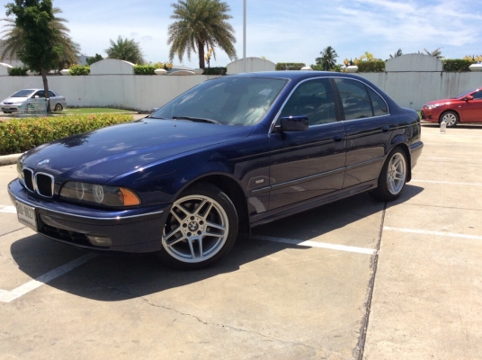 ขายรถ BMW E39 523I ปี97 เครื่องเดิมๆ 2.4 เกียร์ออโต้ทริปโทนิก ติดแก๊ส LPG ระบบหัวฉีด ไฟฟ้าทั้งคัน เบาะหนังแท้สวยๆปรับไฟฟ้า ลายไม้สวย พวงมาลัยมัลติฟังก์ชั่น แอร์ดิจิตอล airbag/abs ตัวถังสวยเดิมสีเงาสวย แม็กAC17" รถขับดีมาก ช่วงล่างแน่นๆ รถสวยพร้อมใช้ง ขายรถ BMW E39 523I ปี97 เครื่องเดิมๆ 2.4 เกียร์ออโต้ทริปโทนิก ติดแก๊ส LPG ระบบหัวฉีด ไฟฟ้าทั้งคัน เบาะหนังแท้สวยๆปรับไฟฟ้า ลายไม้สวย พวงมาลัยมัลติฟังก์ชั่น แอร์ดิจิตอล airbag/abs ตัวถังสวยเดิมสีเงาสวย แม็กAC17" รถขับดีมาก ช่วงล่างแน่นๆ รถสวยพร้อมใช้ง