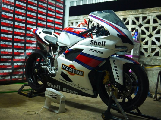 รับสั่งประกอบ nc30 cbr400 พร้อมทะเบียนเเท้ สามารถเลือกสีเลือกลายมาได้เลย