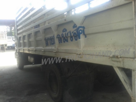 รถบรรทุก 6 ล้อ ISUZU กระบะบรรทุก 195 แรงม้า