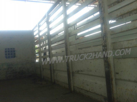 รถบรรทุก 6 ล้อ ISUZU กระบะบรรทุก 195 แรงม้า