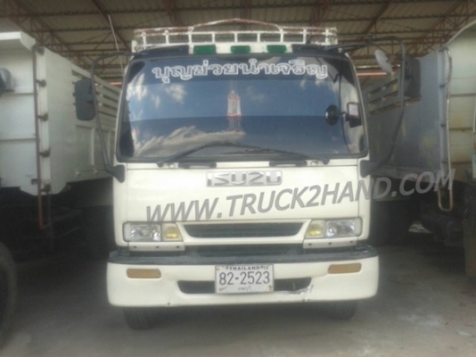 รถบรรทุก 6 ล้อ ISUZU กระบะบรรทุก 195 แรงม้า