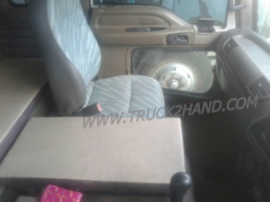 รถบรรทุก 6 ล้อ ISUZU กระบะบรรทุก 195 แรงม้า