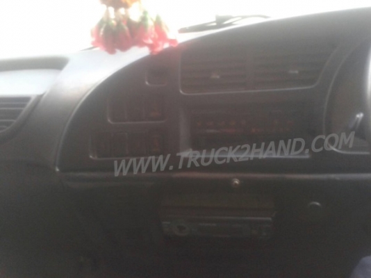 รถบรรทุก 6 ล้อ ISUZU กระบะบรรทุก 195 แรงม้า