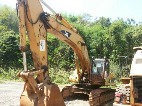 ขายรถแบคโฮใหญ่ CAT 330 C 17,000 ชม. ไฟฟ้าครบ เอกสารอินวอยท์ ราคา 1,450,000