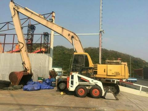 ขายรถแบคโฮ KOMATSU pc 300-6บูมอามร์ยาวสวยพร้อมใช้เอกสารเล่มทะเบียนราคา1,600,000 ขายรถแบคโฮ KOMATSU pc 300-6บูมอามร์ยาวสวยพร้อมใช้เอกสารเล่มทะเบียนราคา1,600,000