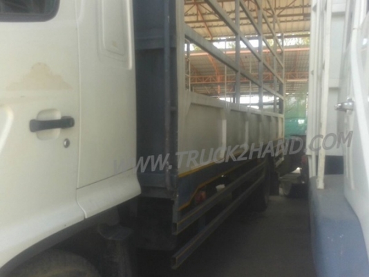 รถบรรทุก 6 ล้อ HINO สมอทอง
