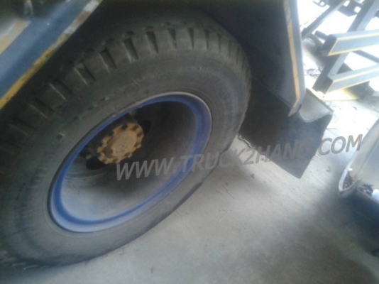 รถบรรทุก 6 ล้อ HINO สมอทอง