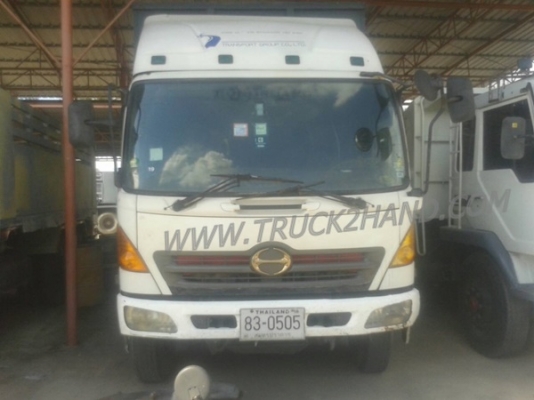 รถบรรทุก 6 ล้อ HINO สมอทอง