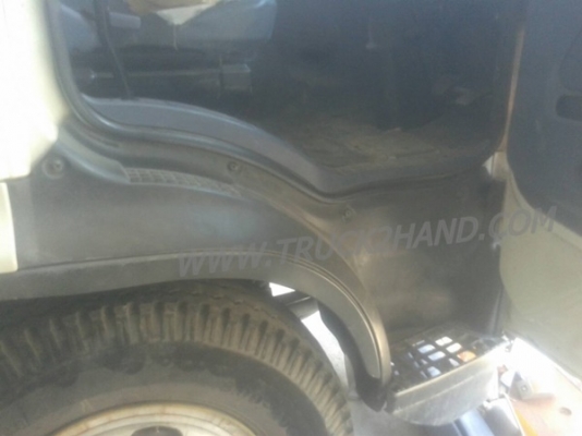 รถบรรทุก 6 ล้อ HINO สมอทอง