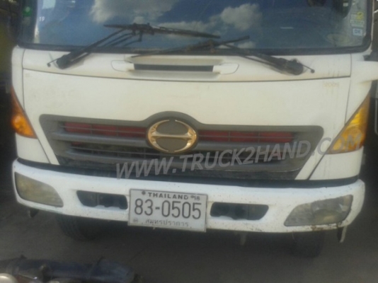 รถบรรทุก 6 ล้อ HINO สมอทอง