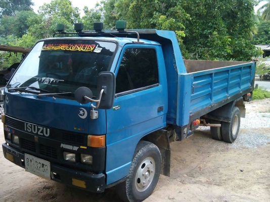หกล้อ อีซูซุ 100แรงดั้มสามมิตร5คิวยาว3.60ม สภาพดียกหัวได้พร้อมใช้งาน ทะเบียนพร้อมโอน ^^ ขับส่งฮอดบ้านเลย ครับ