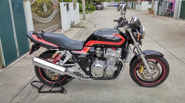 Honda Cb1300 ปี2001 สภาพสวย พร้อมใช้ครับ Honda Cb1300 ปี2001 สภาพสวย พร้อมใช้ครับ