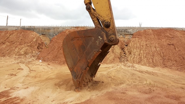 **2,400,000 บ.ต่อรอง/// แบคโฮ CAT 350 สวยเดิม **ขาย CAT 350 แบคโฮ รุ่นใหญ่ ขนาด 49ตัน HYD.EXCAVATOR CATERPILLAR 350 ปี1995 ซีเรียล.*7RK00330* สภาพเก่านอก ประมูลจาก JSSR. ไม่ค่อยได้ใช้งาน ครับ ใช้งาน 1x,xxx ชั่วโมง เครื่องเดิม ปั้มเดิม ไฟฟ้าเต็ม เครื่องCAT