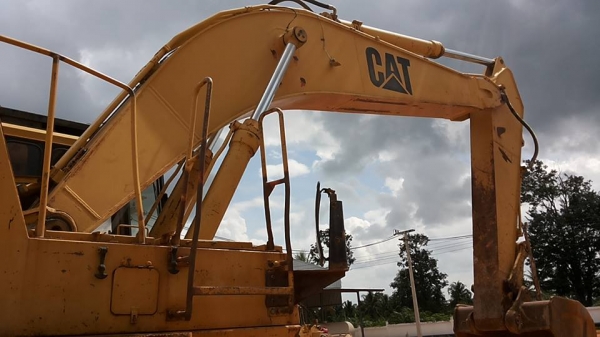 **2,400,000 บ.ต่อรอง/// แบคโฮ CAT 350 สวยเดิม **ขาย CAT 350 แบคโฮ รุ่นใหญ่ ขนาด 49ตัน HYD.EXCAVATOR CATERPILLAR 350 ปี1995 ซีเรียล.*7RK00330* สภาพเก่านอก ประมูลจาก JSSR. ไม่ค่อยได้ใช้งาน ครับ ใช้งาน 1x,xxx ชั่วโมง เครื่องเดิม ปั้มเดิม ไฟฟ้าเต็ม เครื่องCAT