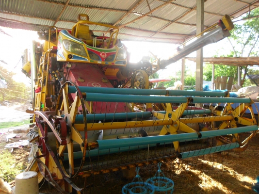 ขายรถเกี่ยวข้าวเกษตรพัฒนา รุ่นไอ้หนุ่มไวไฟ