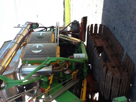 ขายรถเกี่ยวข้าวสินเจริญยนต์ ตัวเดิน19htเครื่องjo8c เทอร์โบแม่ปั้มไดกิ้น22ลอนเลอร์11ลูก