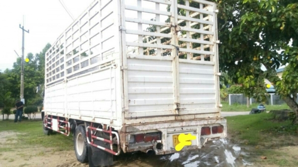 หกล้อใหญ่ อีซูซุ TFR ร็อค195แรง ยาว7.20ม สภาพดีสวยพร้อมใช้งาน ทะเบียนพร้อมโอน ( ราคา 580,000 บ ) ต่อรองได้ครับ