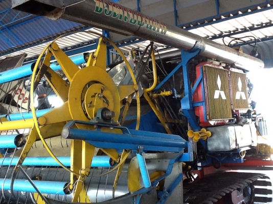 ขายรถเกี่ยวข้าวศิษย์เจริญตัวเดิน12htนอกเครื่องมิสซู 6m61 เทอร์โบแม่ปั้มไดกิ้น23